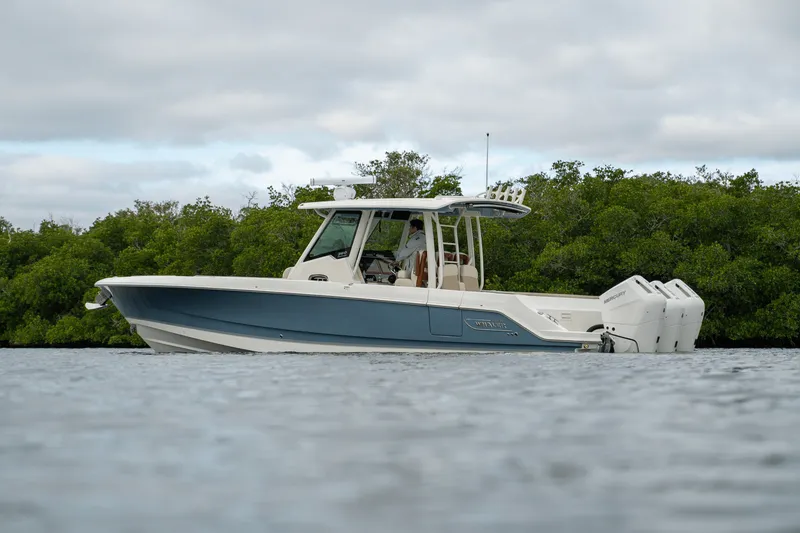 Slide: The Image of Boston Whaler 360 Outrage 2025 - 32