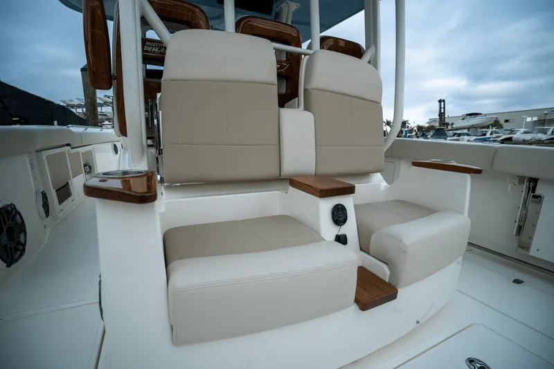 Slide: The Image of Boston Whaler 360 Outrage 2025 - 8