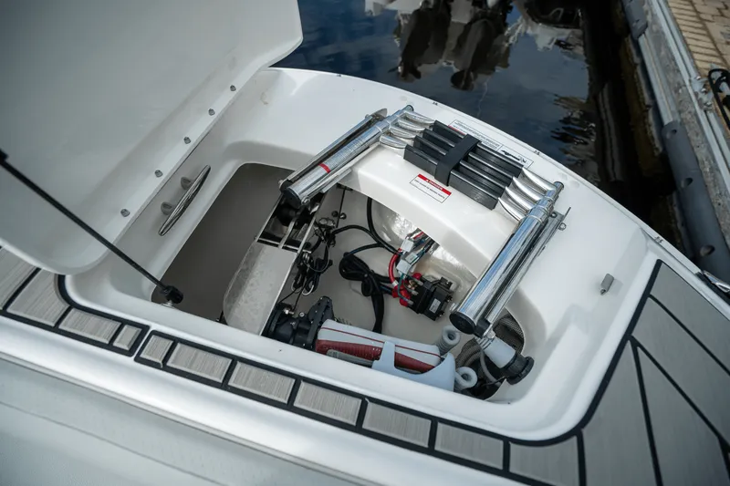 Slide: The Image of Sea Ray SDX 270 Outboard 2025 - 20