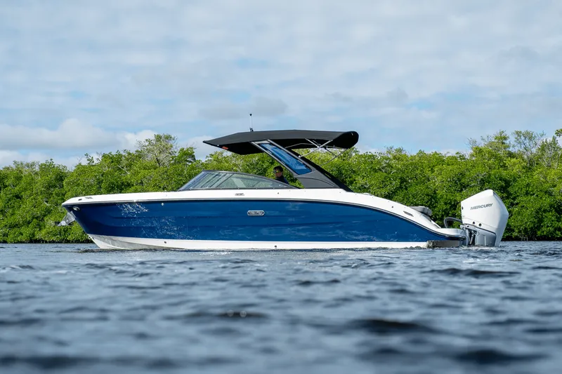 Slide: The Image of Sea Ray SDX 270 Outboard 2025 - 21