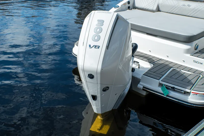 Slide: The Image of Sea Ray SDX 270 Outboard 2025 - 4