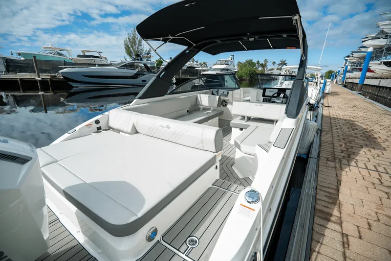 Slide: The Image of Sea Ray SDX 270 Outboard 2025 - 5