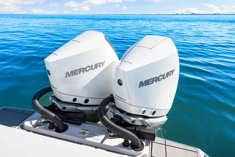 Slide: The Image of Aviara AV28 Outboard 2025 - 20