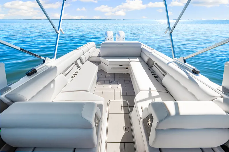 Slide: The Image of Aviara AV28 Outboard 2025 - 25