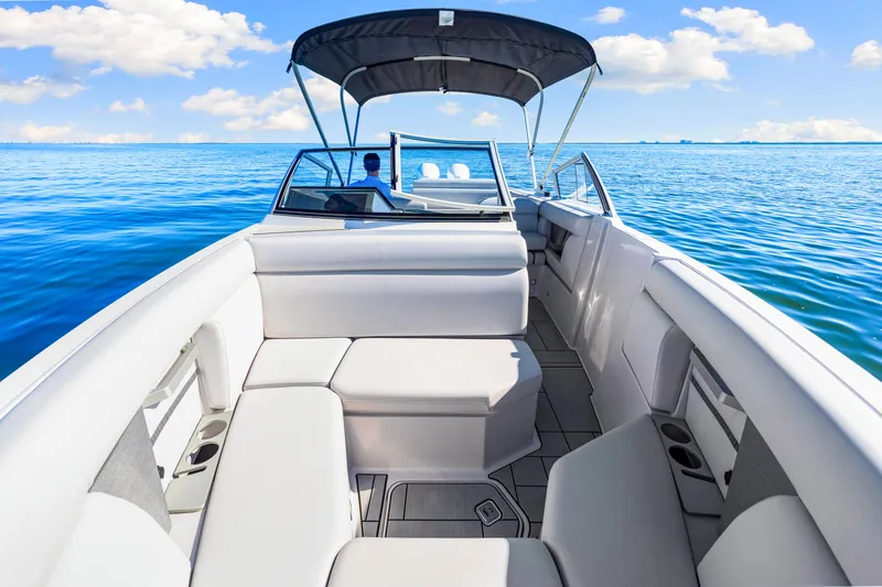 Slide: The Image of Aviara AV28 Outboard 2025 - 34