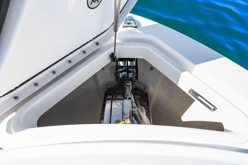 Slide: The Image of Aviara AV28 Outboard 2025 - 35