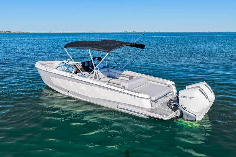 Slide: The Image of Aviara AV28 Outboard 2025 - 4