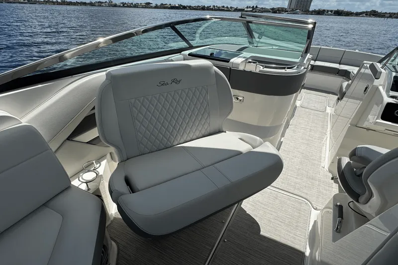 Slide: The Image of Sea Ray 310SLX OB 2022 - 19
