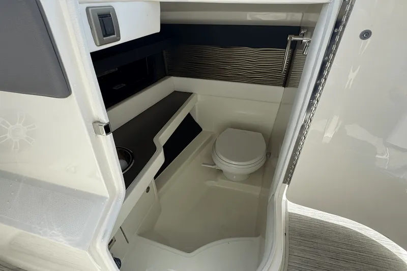 Slide: The Image of Sea Ray 310SLX OB 2022 - 20