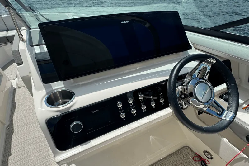 Slide: The Image of Sea Ray 310SLX OB 2022 - 22