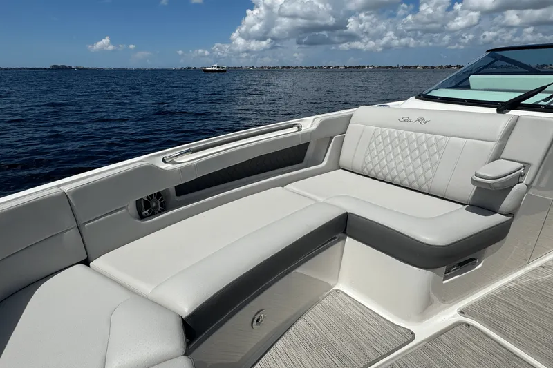 Slide: The Image of Sea Ray 310SLX OB 2022 - 24