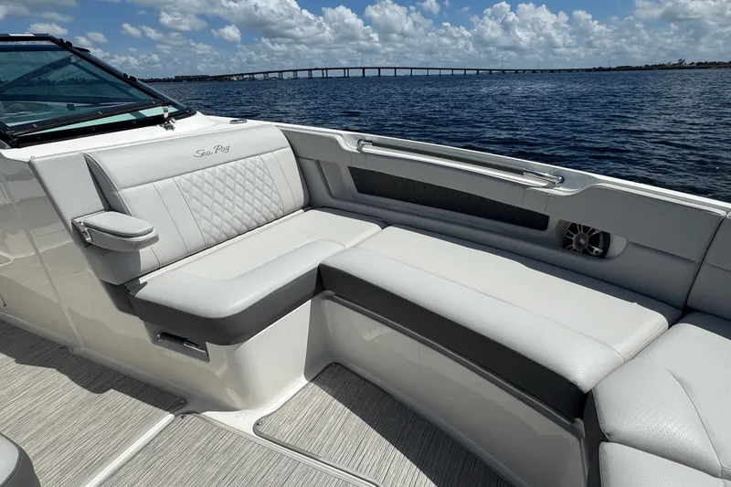 Slide: The Image of Sea Ray 310SLX OB 2022 - 25