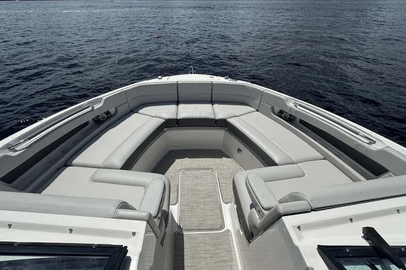 Slide: The Image of Sea Ray 310SLX OB 2022 - 27