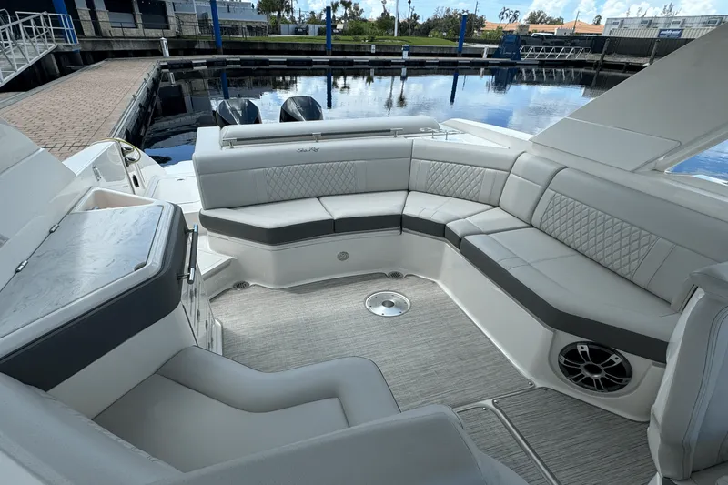 Slide: The Image of Sea Ray 310SLX OB 2022 - 29