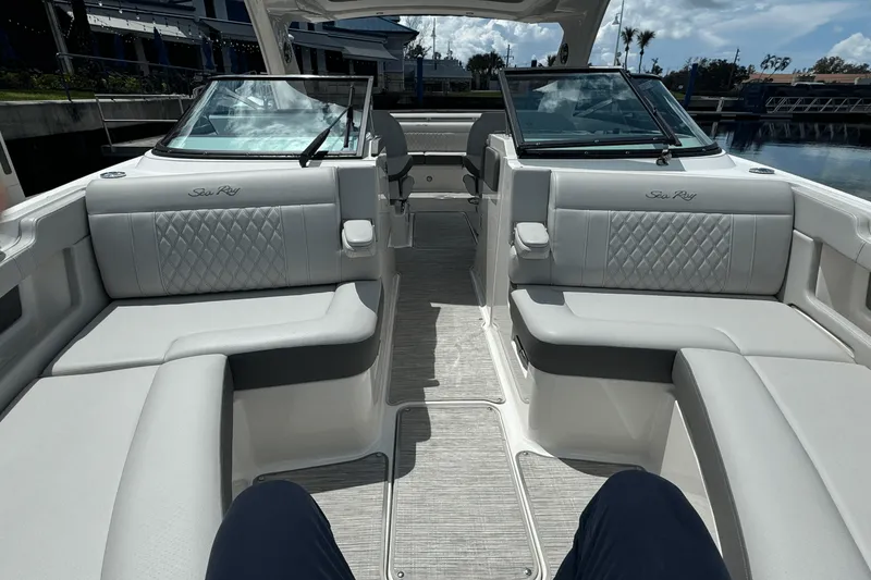 Slide: The Image of Sea Ray 310SLX OB 2022 - 31