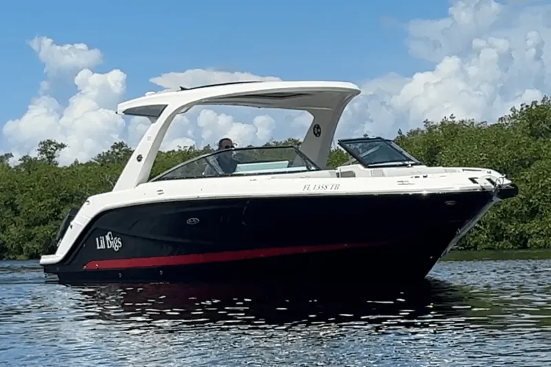 Slide: The Image of Sea Ray 310SLX OB 2022 - 7