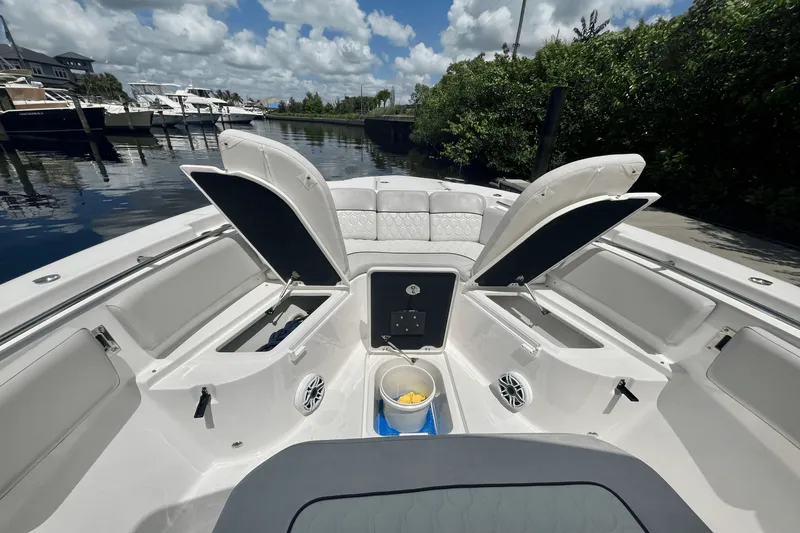 Slide: The Image of Sea Fox 288 COMMANDER 2023 - 16