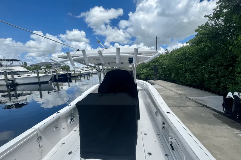 Slide: The Image of Sea Fox 288 COMMANDER 2023 - 24