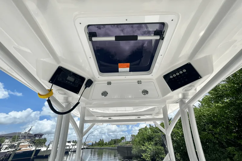 Slide: The Image of Sea Fox 288 COMMANDER 2023 - 3