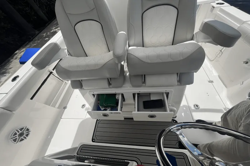 Slide: The Image of Sea Fox 288 COMMANDER 2023 - 4