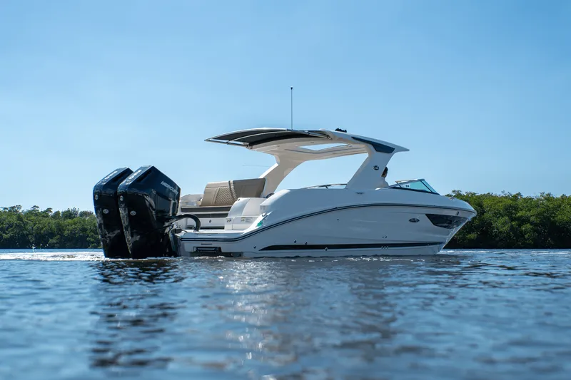 Slide: The Image of Sea Ray SLX 350 Outboard 2025 - 3