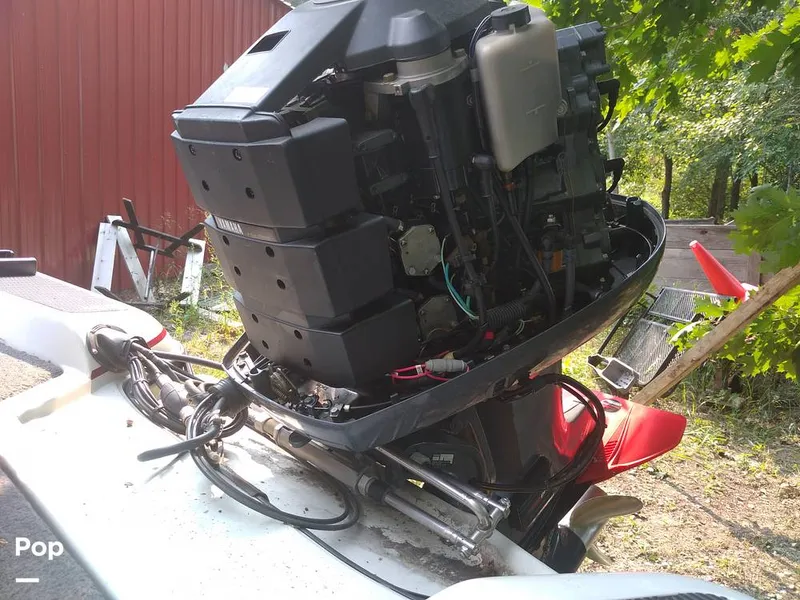 Slide: The Image of 150HP Yamaha Outboard - 9184828