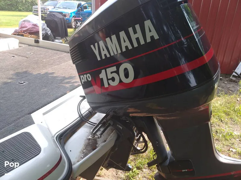 Slide: The Image of 150HP Yamaha Outboard - 9184808