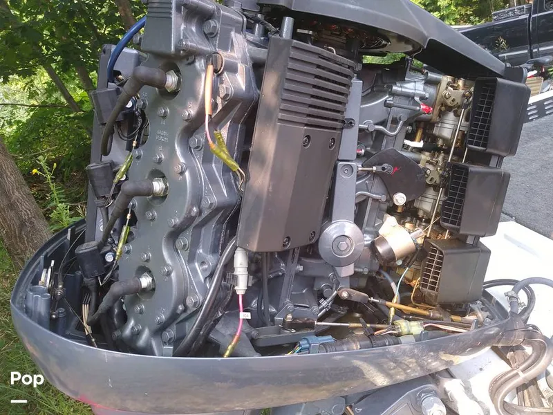 Slide: The Image of 150HP Yamaha Outboard - 9184840
