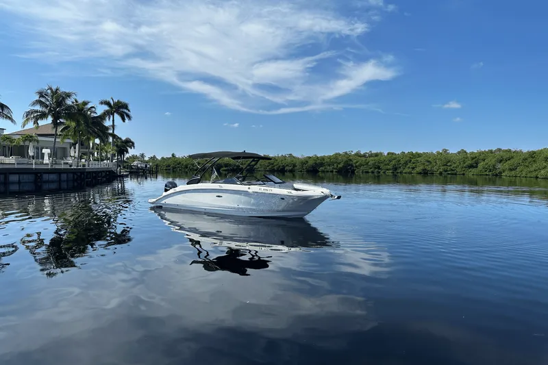 Slide: The Image of Sea Ray 270 SDX-OB 2024 - 6