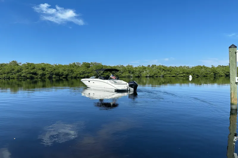 Slide: The Image of Sea Ray 270 SDX-OB 2024 - 9