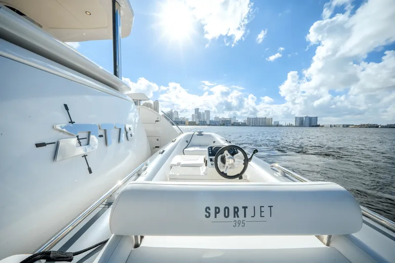 Slide: The Image of Azimut 78 FLY 2024 - 12