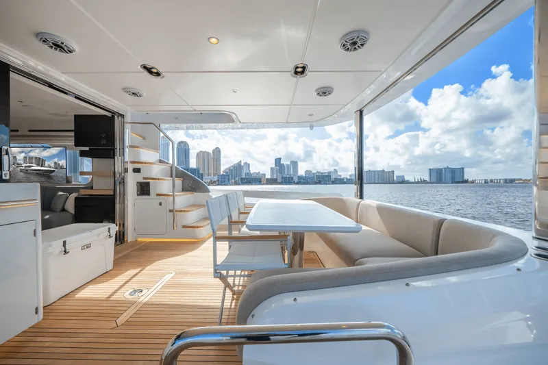 Slide: The Image of Azimut 78 FLY 2024 - 14