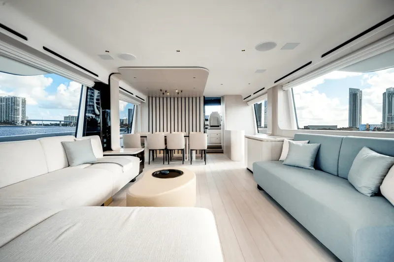 Slide: The Image of Azimut 78 FLY 2024 - 19