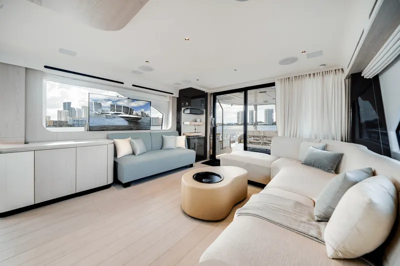 Slide: The Image of Azimut 78 FLY 2024 - 20