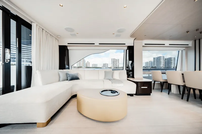 Slide: The Image of Azimut 78 FLY 2024 - 21