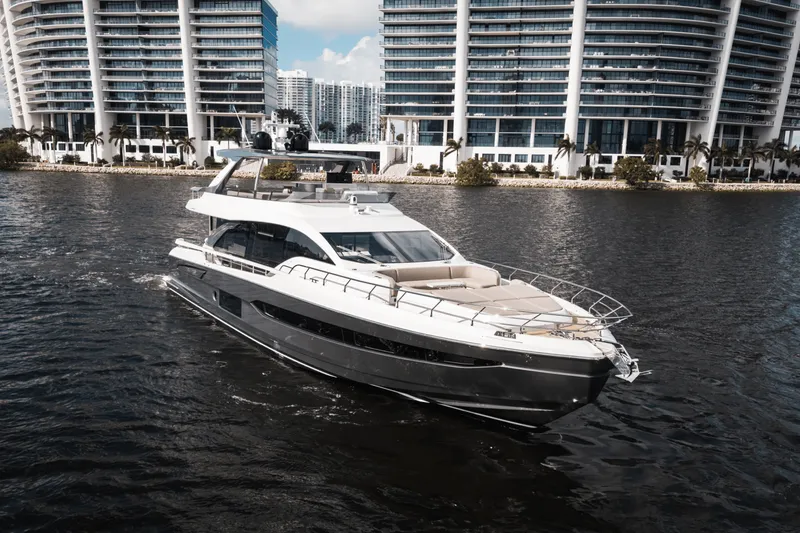 Slide: The Image of Azimut 78 FLY 2024 - 3