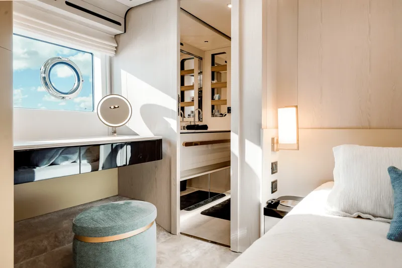 Slide: The Image of Azimut 78 FLY 2024 - 42