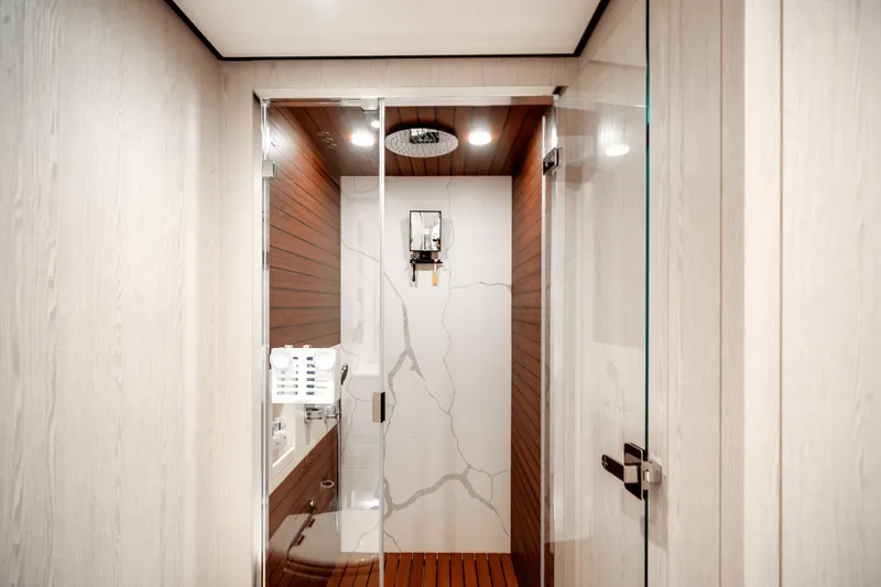 Slide: The Image of Azimut 78 FLY 2024 - 44