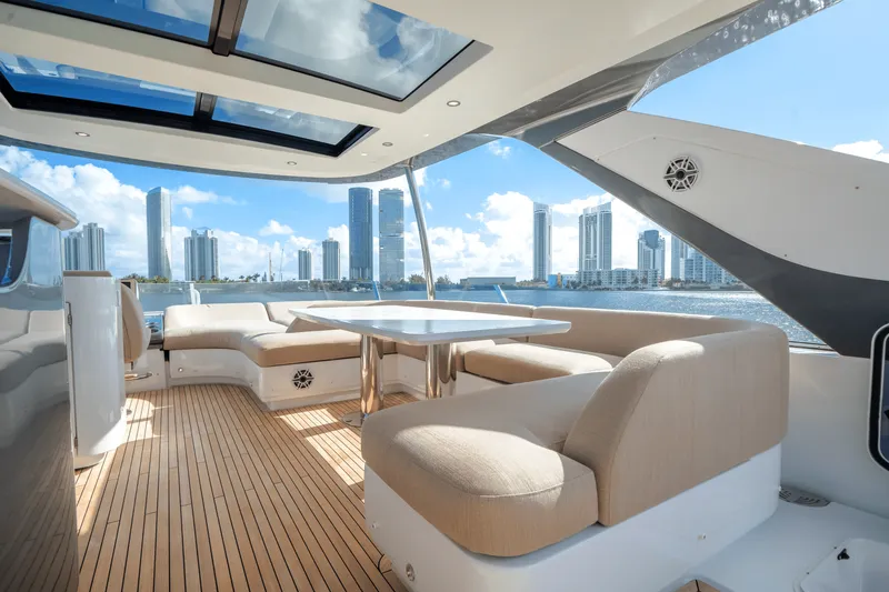 Slide: The Image of Azimut 78 FLY 2024 - 49