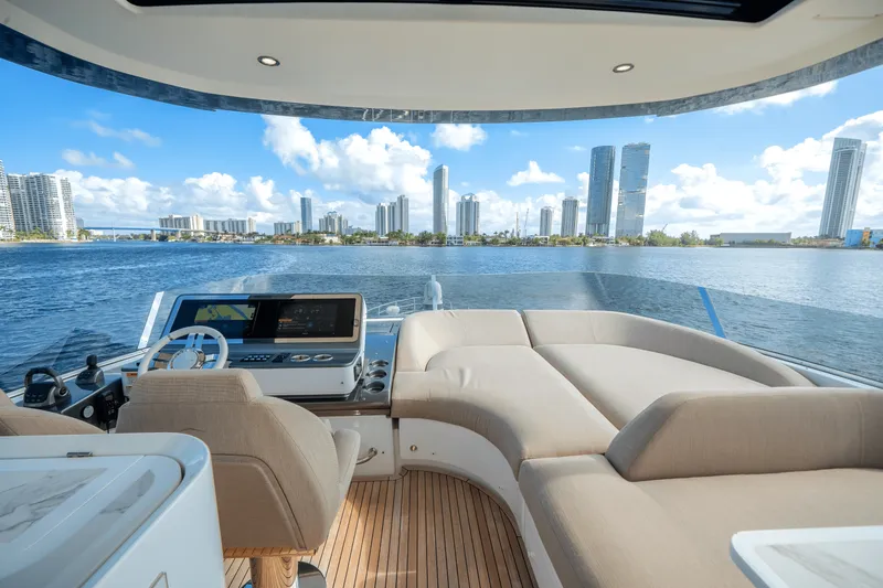 Slide: The Image of Azimut 78 FLY 2024 - 55