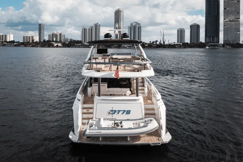 Slide: The Image of Azimut 78 FLY 2024 - 8