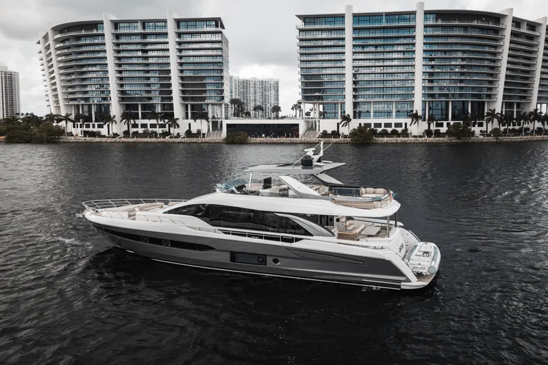 Slide: The Image of Azimut 78 FLY 2024 - 9