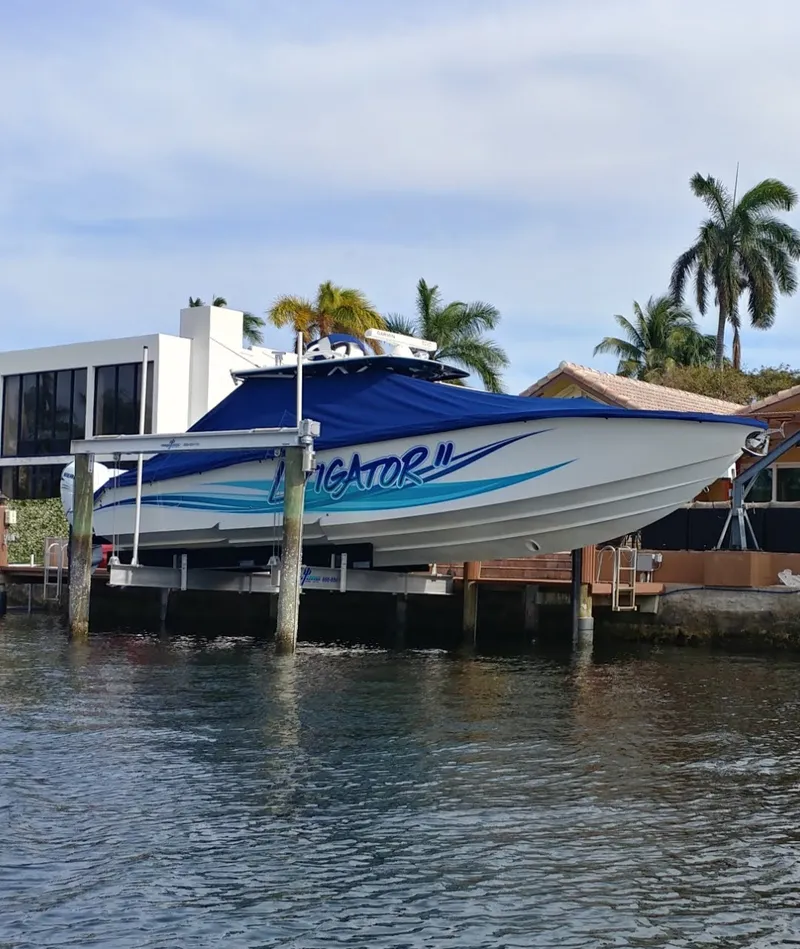 Slide: The Image of Nortech 390 Sport Center Console 2016 - 5