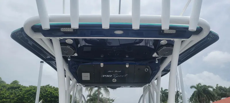 Slide: The Image of Nortech 390 Sport Center Console 2016 - 6