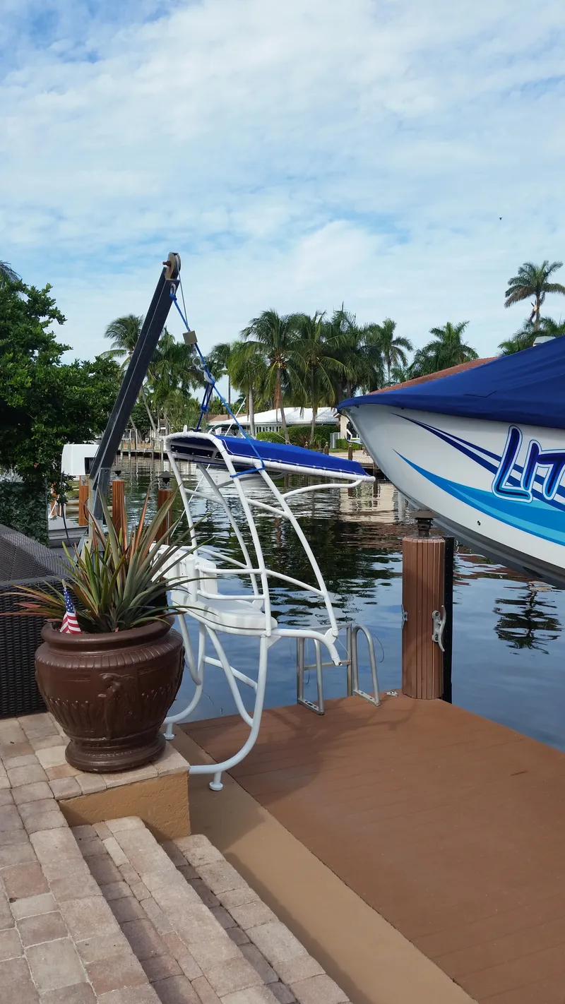 Slide: The Image of Nortech 390 Sport Center Console 2016 - 19