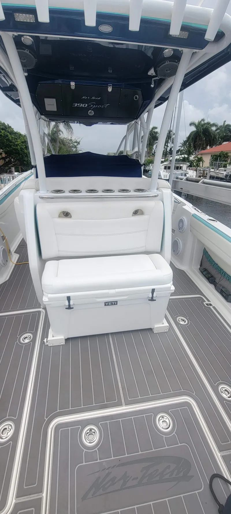 Slide: The Image of Nortech 390 Sport Center Console 2016 - 17