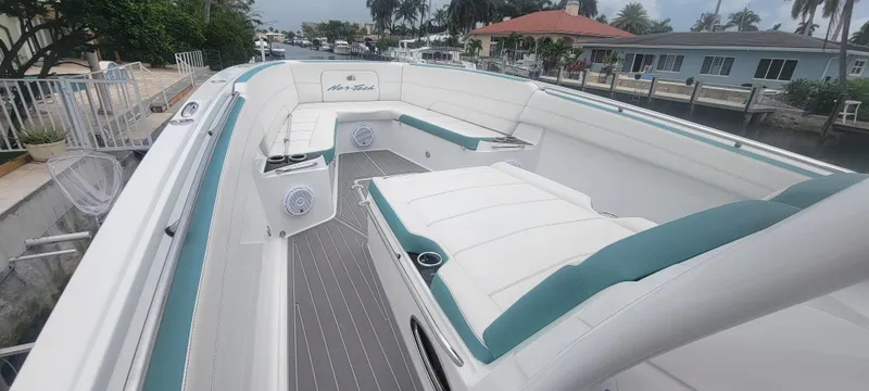 Slide: The Image of Nortech 390 Sport Center Console 2016 - 4
