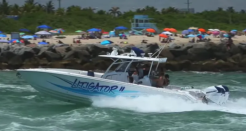 Slide: The Image of Nortech 390 Sport Center Console 2016 - 22