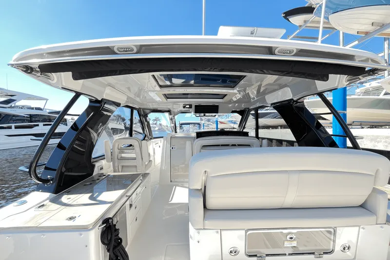 Slide: The Image of Boston Whaler 380 REALM 2023 - 10