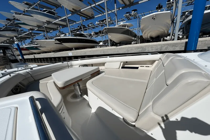 Slide: The Image of Boston Whaler 380 REALM 2023 - 19